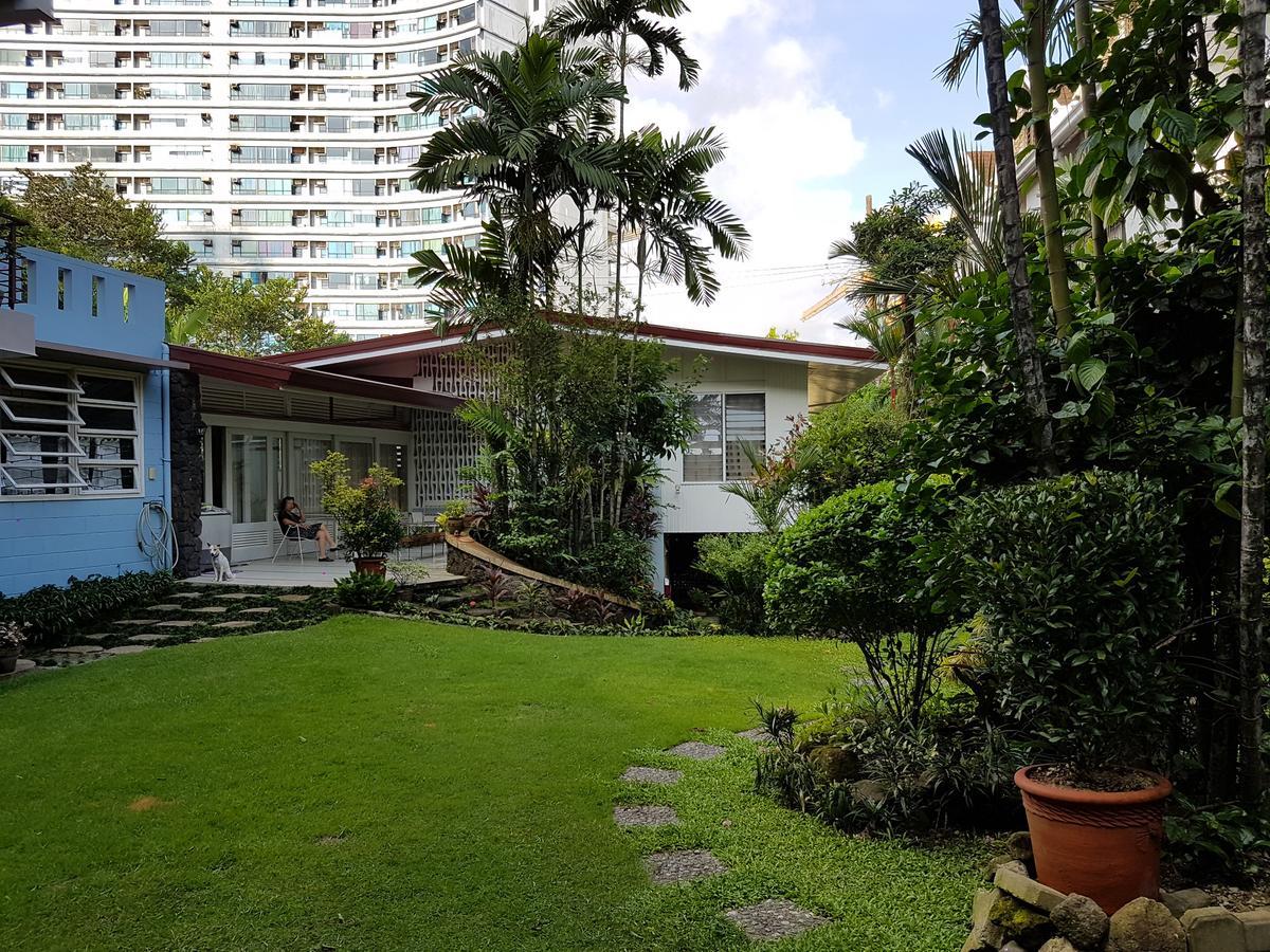 New Manila Bed & Breakfast