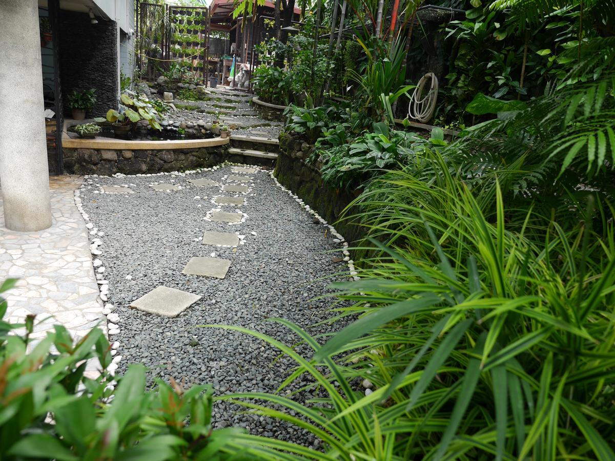 New Manila Bed & Breakfast Quezon City