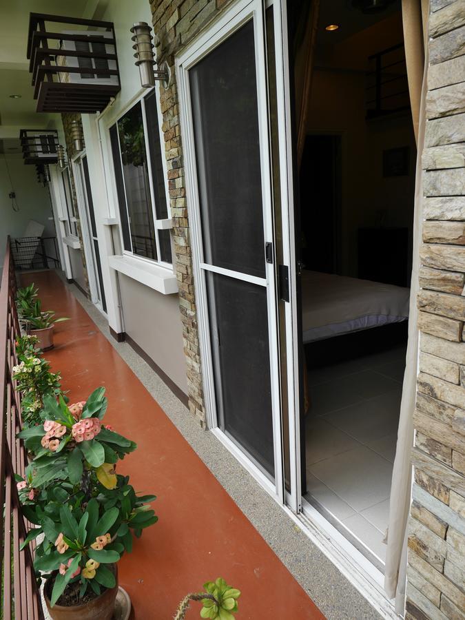 Bed & Breakfast New Manila 3*