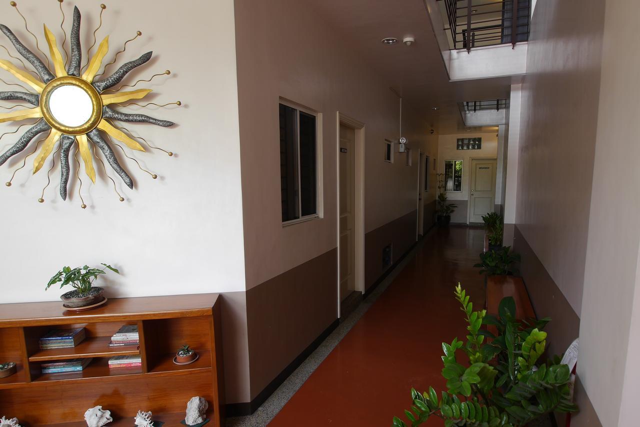 Bed & Breakfast New Manila