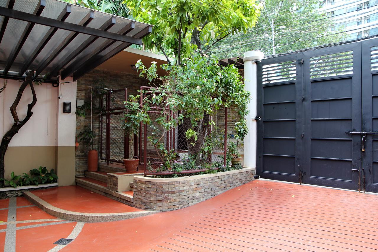 New Manila 3* Quezon City